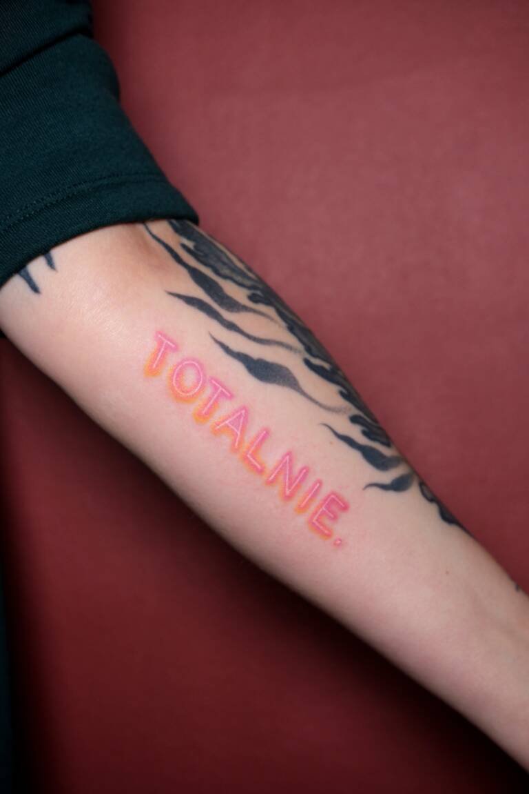 kleoistyping katowice tatuaż kaligraficzny tatuaż literki cyferki pisany tattoo